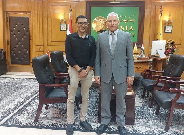 رئيس جامعة المنيا يلتقي بمدير مرفق الإسعاف بمحافظة المنيا